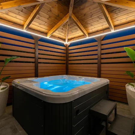 וילה Giota Luxury Living - Free Car & Private Jacuzzi Theológos