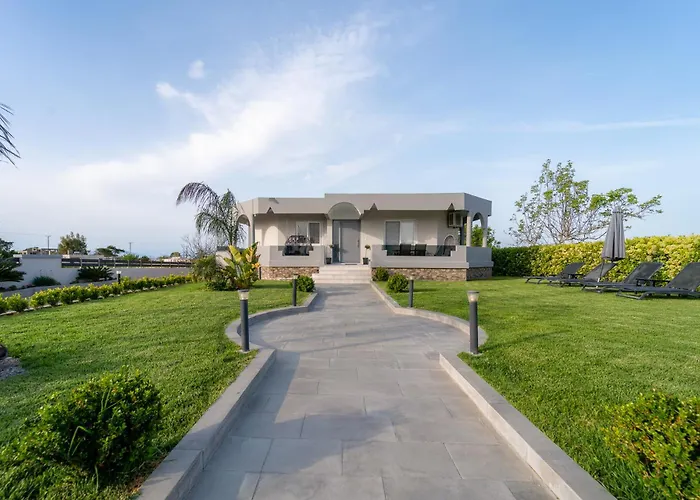 Giota Luxury Living With Private Jacuzzi And Free Car فيلة Theológos