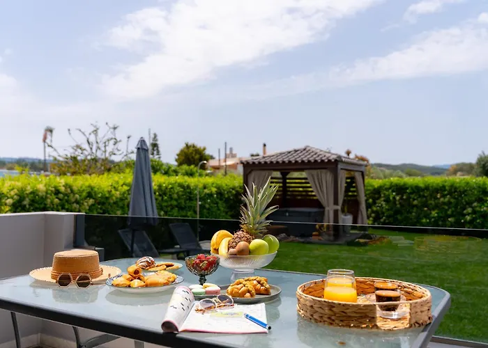 Giota Luxury Living With Private Jacuzzi And Free Car * Theológos