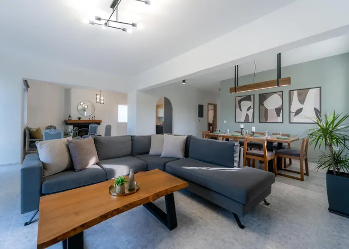 Giota Luxury Living With Private Jacuzzi And Free Car Theológos