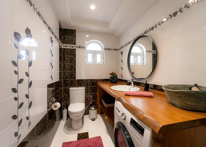 Giota Luxury Living With Private Jacuzzi And Free Car فيلة *