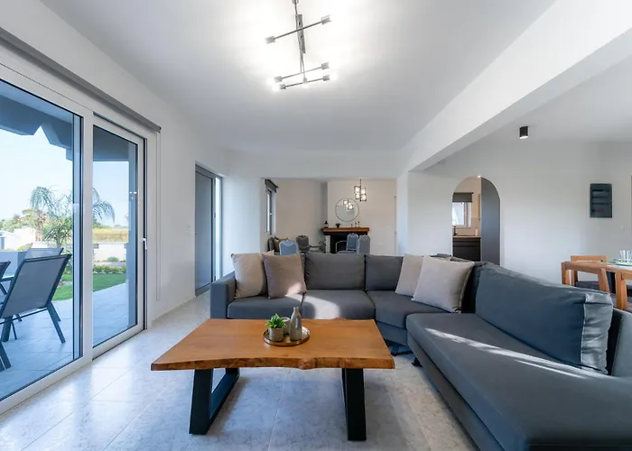 Giota Luxury Living With Private Jacuzzi And Free Car فيلة Theológos