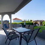 Giota Luxury Living With Private Jacuzzi And Free Car Theológos