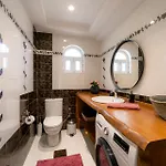Giota Luxury Living With Private Jacuzzi And Free Car ヴィラ *