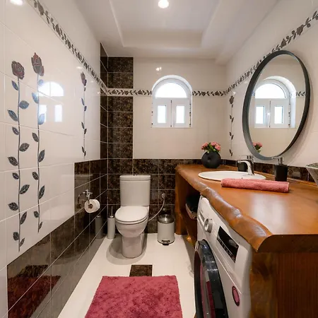 Villa Giota Luxury Living With Private Jacuzzi And Free Car