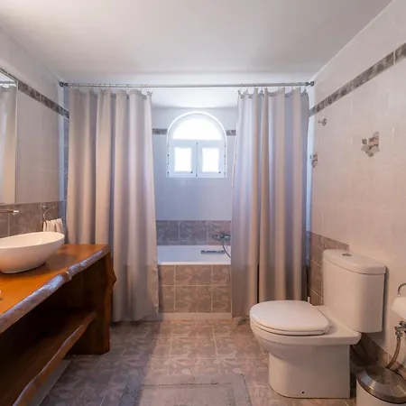 Giota Luxury Living Villa